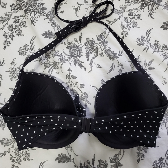 NEW Cute 32DD halter bikini top with hearts - Picture 2 of 3